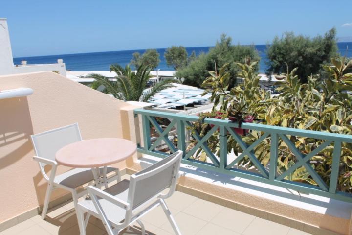 Sea Side Beach Hotel Kamári エクステリア 写真